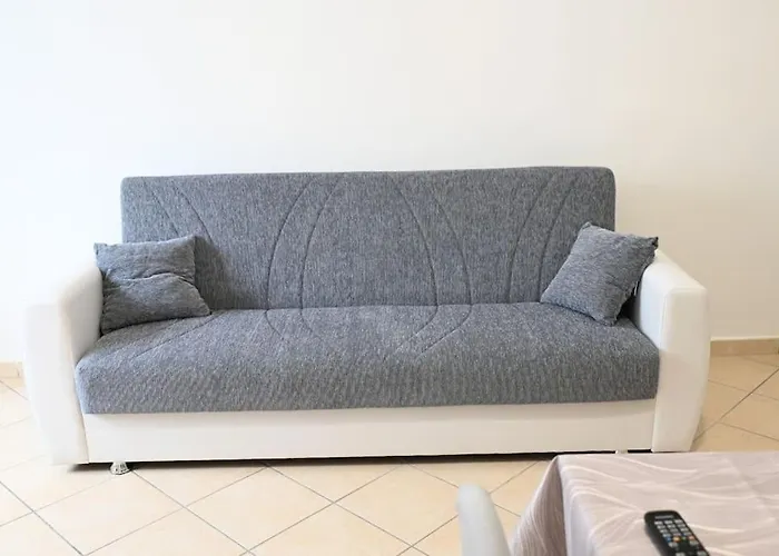 White Oplonti House