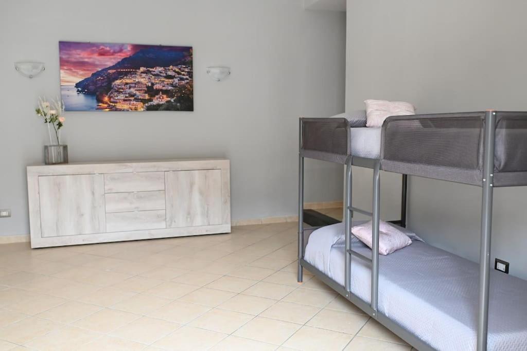 White Oplonti House Apartment *